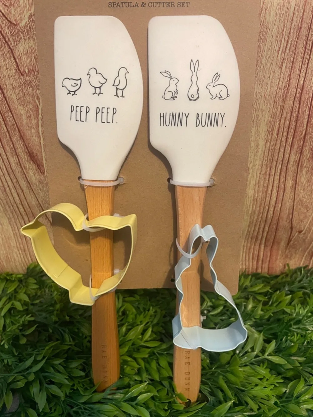 Rae Dunn Spatula and Cutter Set